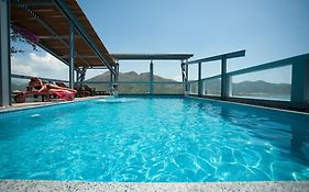 Seasing Boutique Hotel Нячанг